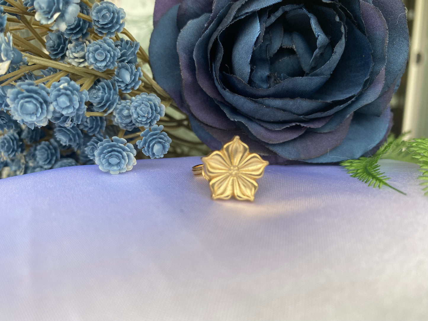 Gold Flower Button Ring-Size 6